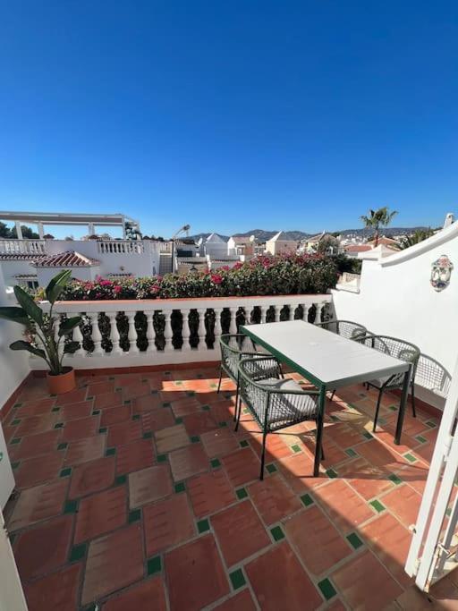 Beautiful Views, Pool & Just 10Min To The Beach 内尔哈 外观 照片